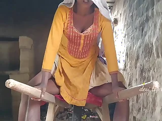 Xxx Desi wife ne empty dost se chudai